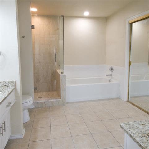 Building Photo - 3965 Llano Dr