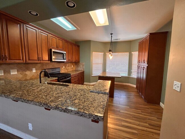 Building Photo - Nice house for rent in Farmersville