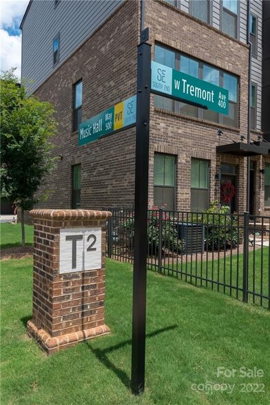 Building Photo - 436 W Tremont Ave