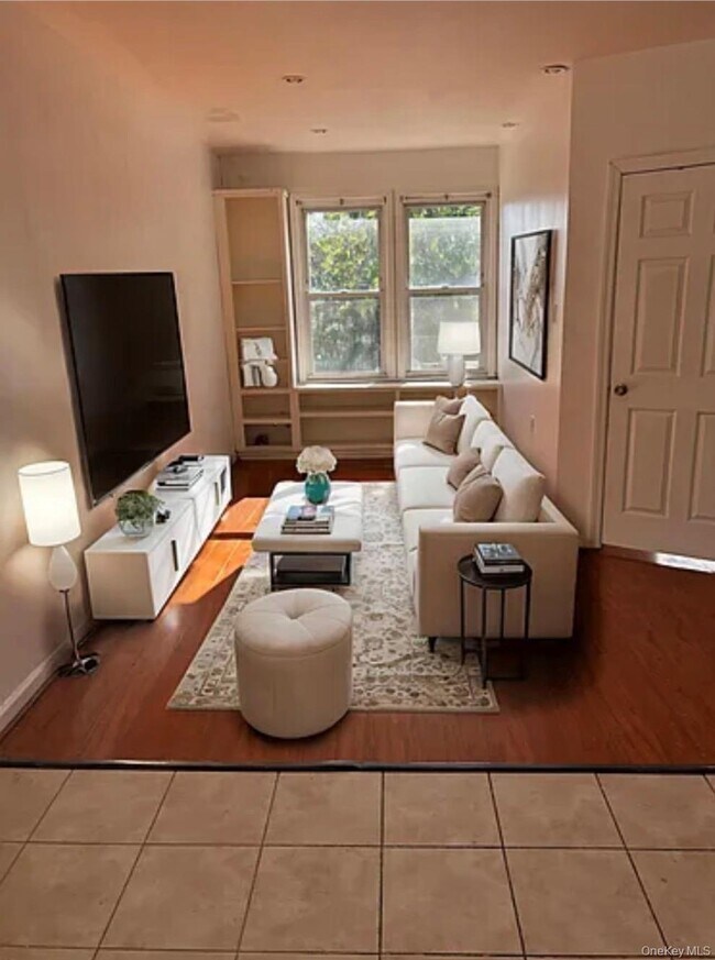 Building Photo - 1529 Gillespie Ave