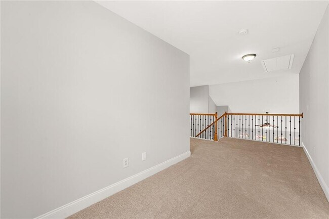 Building Photo - 3329 Rosecliff Trace NE