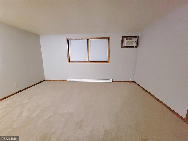 Building Photo - 710 Hillcrest St