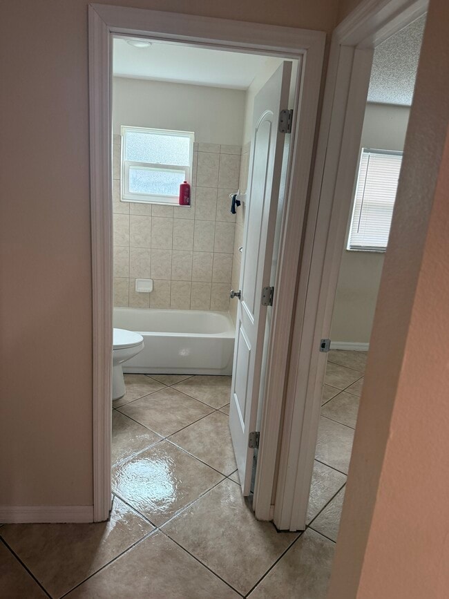 Building Photo - 5544 Wendy Lee Dr