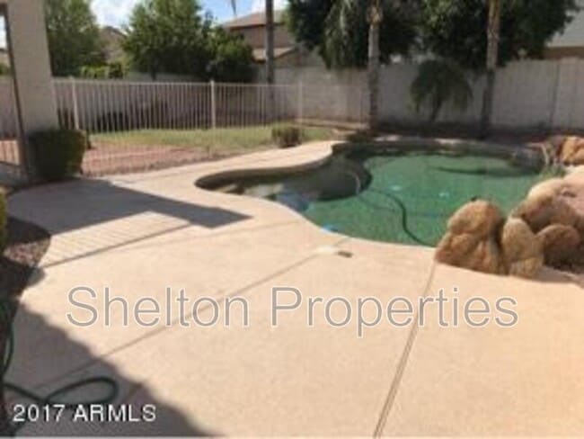 Building Photo - 7662 W Vía Del Sol