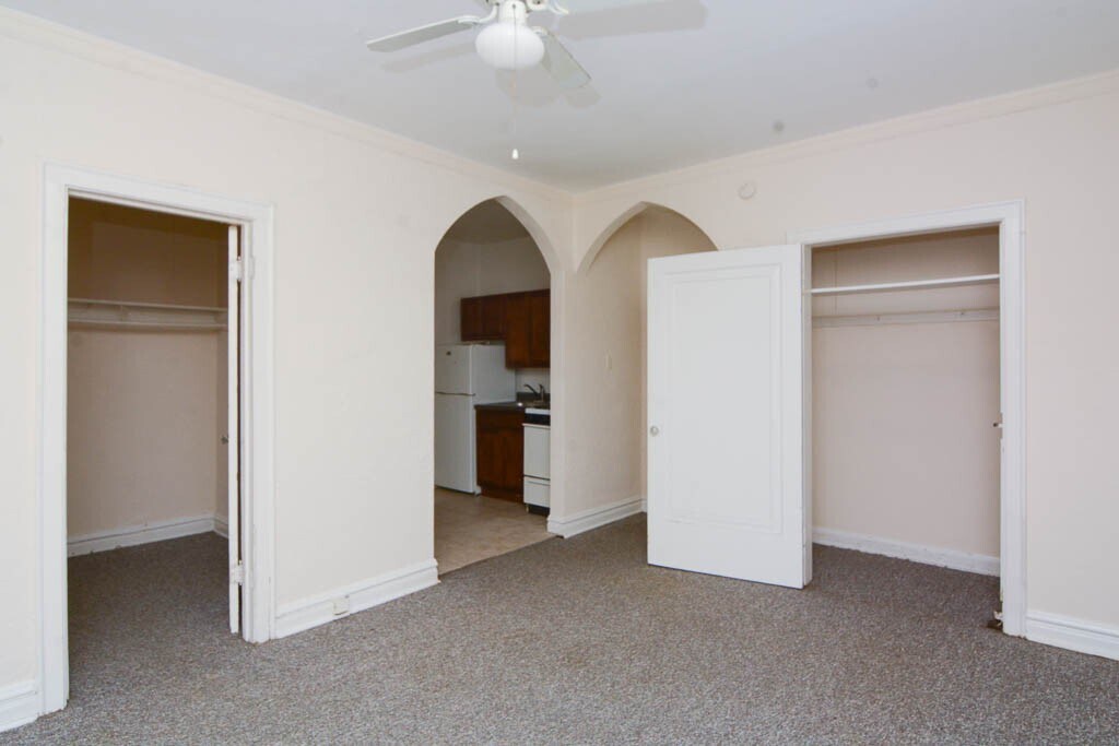 Building Photo - 4842 N Damen Ave