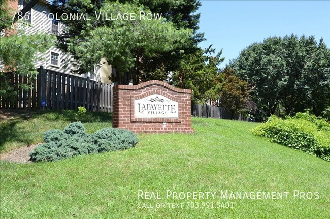 Building Photo - 7864 Colonial Village Row