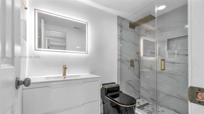 Building Photo - 11421 SW 84th St