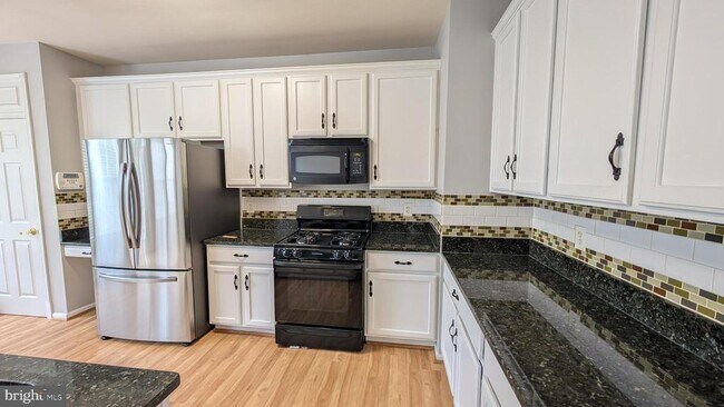 Building Photo - 13996 Khalid Ln