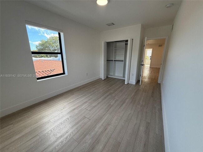 Building Photo - 1721 SW 13th St