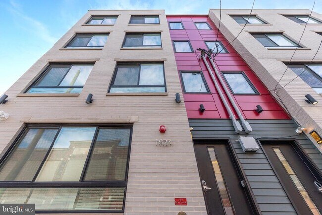 Building Photo - 1517 N Stillman St