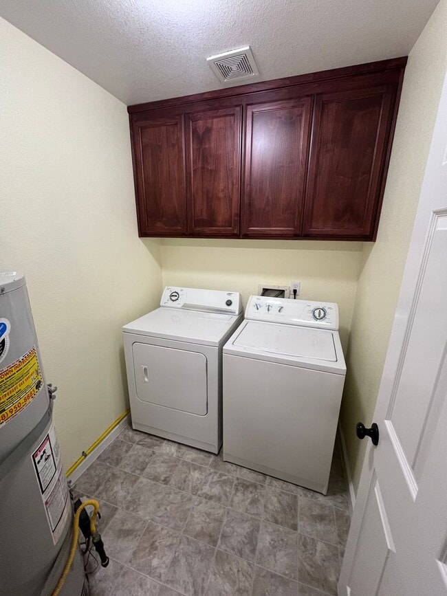 Building Photo - NICE UPDATED HOME IN SACRAMENTO!!