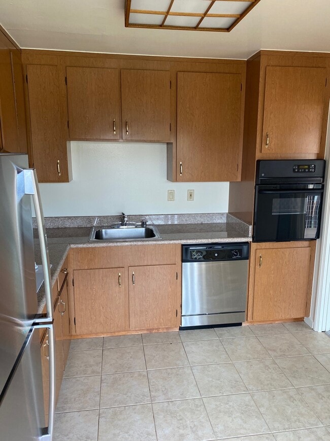 Primary Photo - Kona Kai Apartments