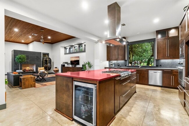 Building Photo - 332 Rugged Earth Dr