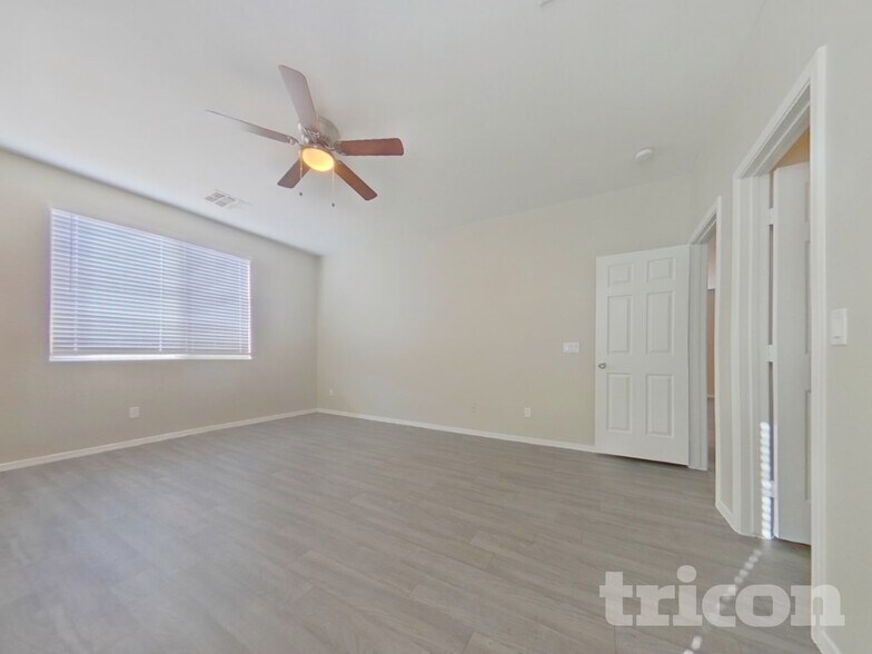 Building Photo - 7329 W Darrel Rd