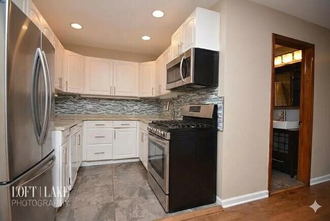 Building Photo - 2654 W Schubert Ave