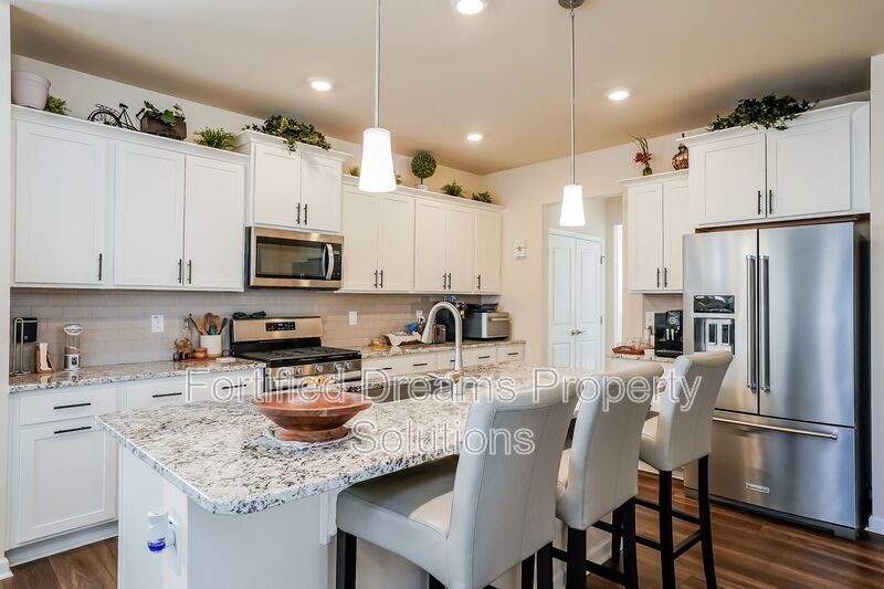 Building Photo - 2229 Hedge Maple Dr