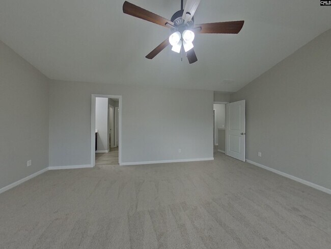 Building Photo - 750 Chariot Way