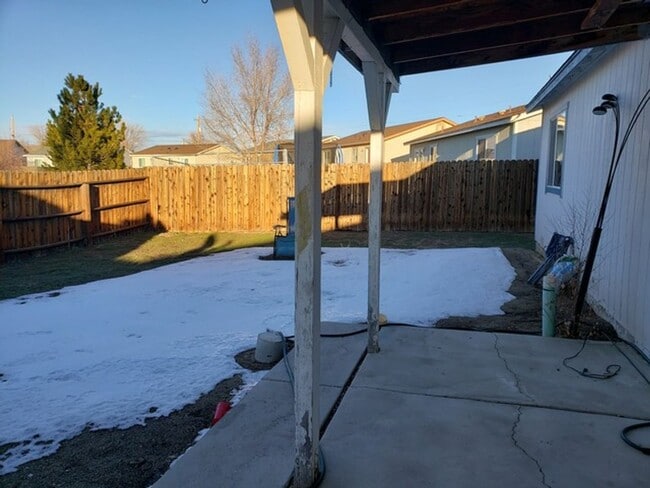 Building Photo - Three Bedroom Stead Home with Storage S...