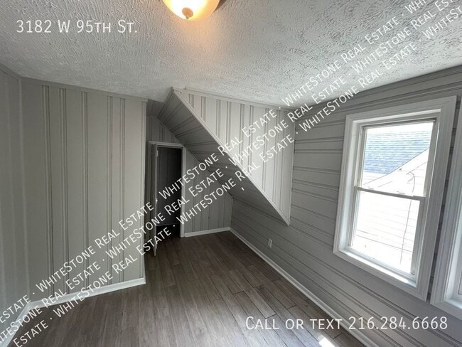 Building Photo - 3182 W 95th St