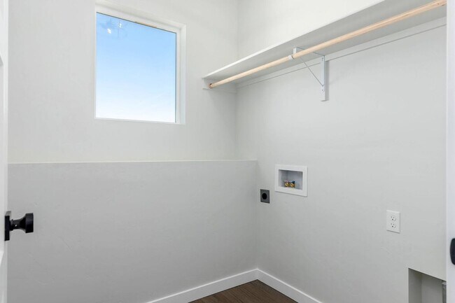 Building Photo - Brand New Home In Boise!
