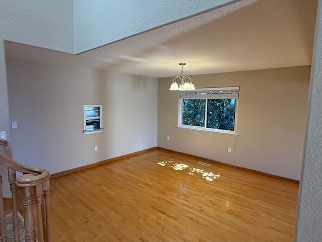 Building Photo - Massive 3-Bedroom El Cerrito Home Minutes ...