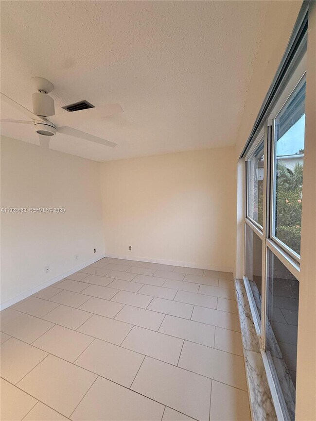 Building Photo - 13741 Flora Pl