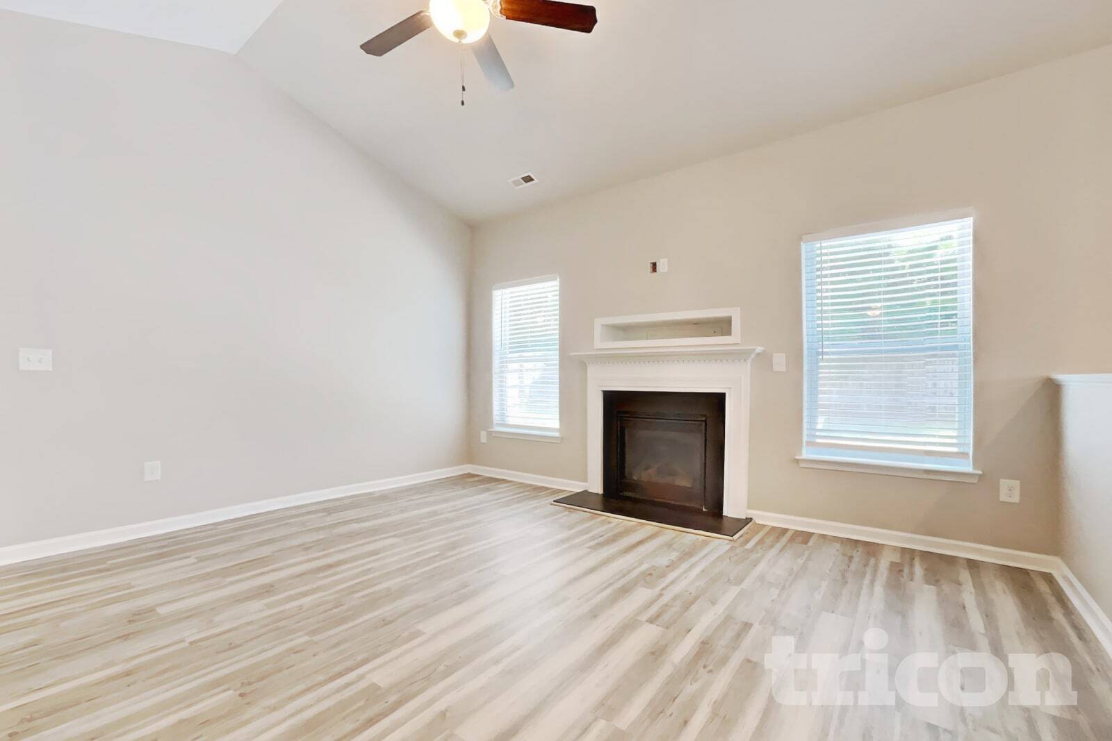 Building Photo - 156 Lakemont Dr