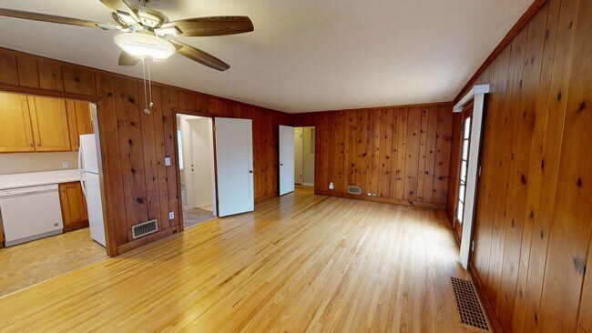 Building Photo - 3538 SW Barbur Blvd