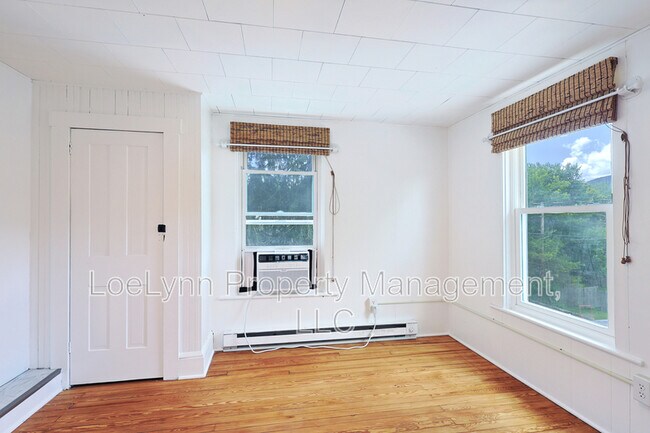 Building Photo - 505 B St