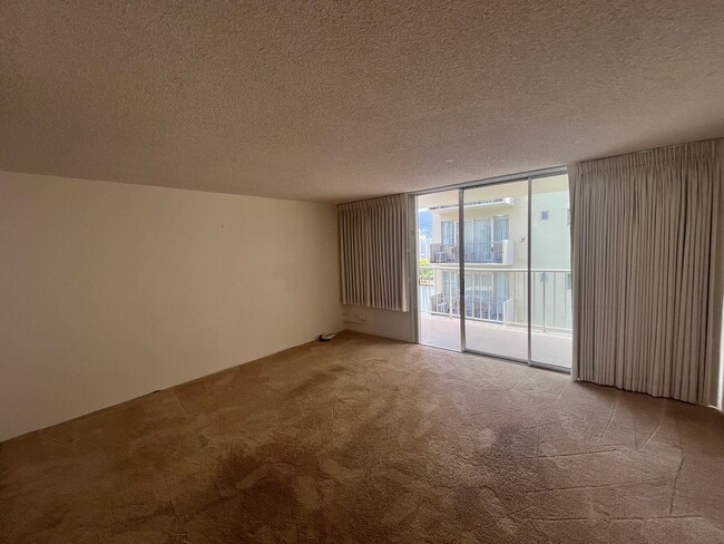 Building Photo - 1521-BK