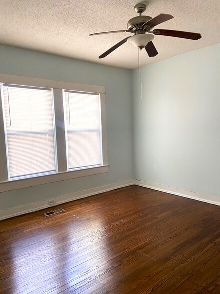 Building Photo - 508 10th Ct S