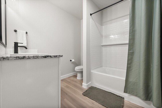 Building Photo - 2146 Kokomo Ave