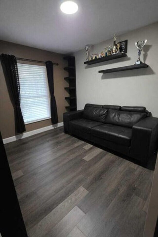 Building Photo - 15665 66th Ct N