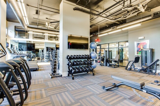 Building Photo - Get the Space You Want & 6 Weeks FREE!