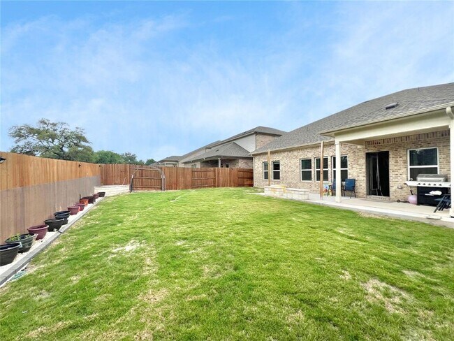 Building Photo - 1600 Longhorn Ranch Dr