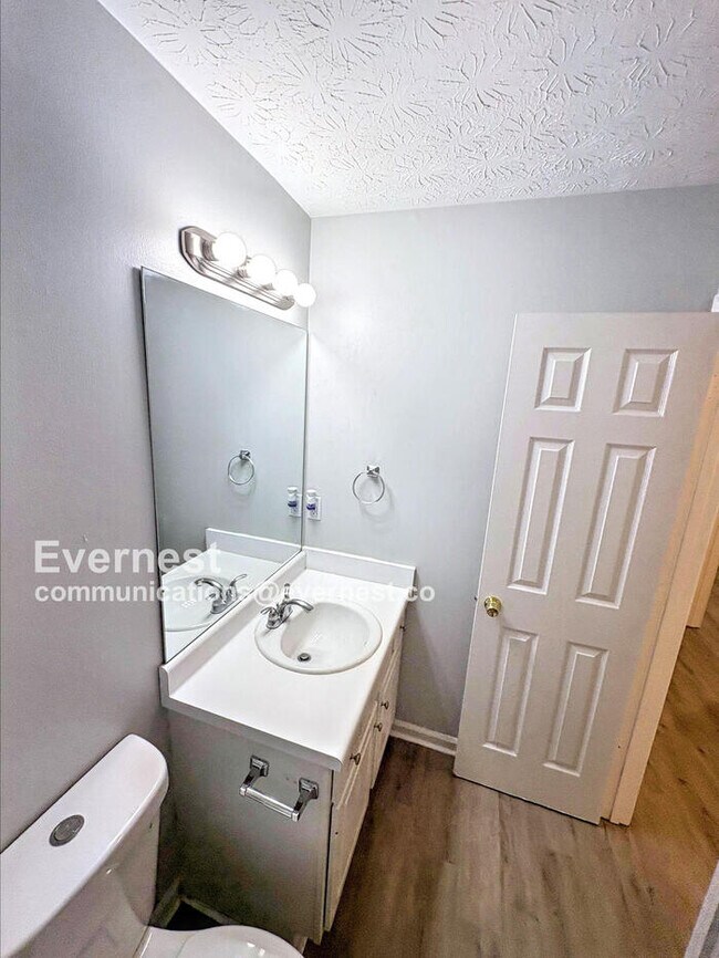 Building Photo - 305 Renee Dawn Ct