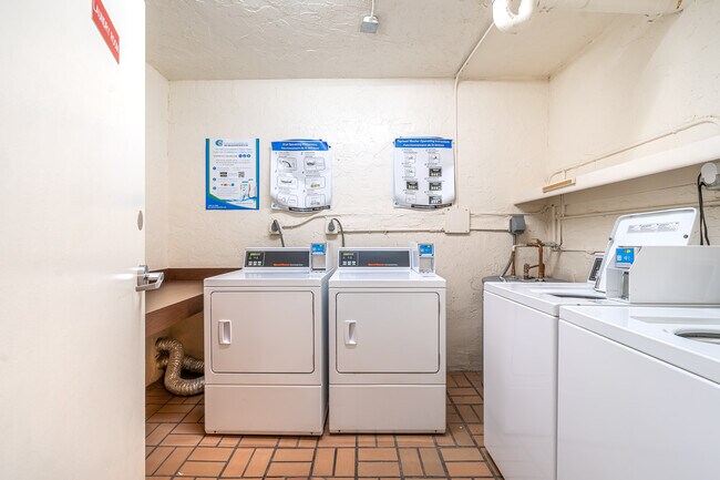 Building Photo - 251 S Cypress Rd