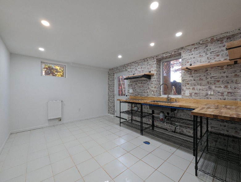 Building Photo - 406 Gaither St