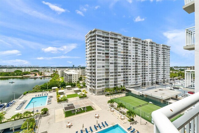 Building Photo - 18071 Biscayne Blvd