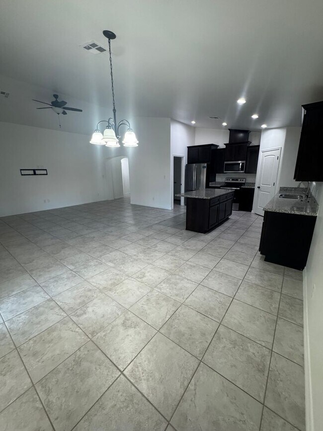 Building Photo - LARGE CORNER LOT