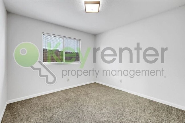 Building Photo - 2624 Walnut Ave