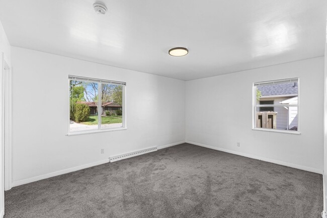 Building Photo - Charming 3-Bed Ranch with Detached Garage – Prime Upper Arlington/Columbus Area!