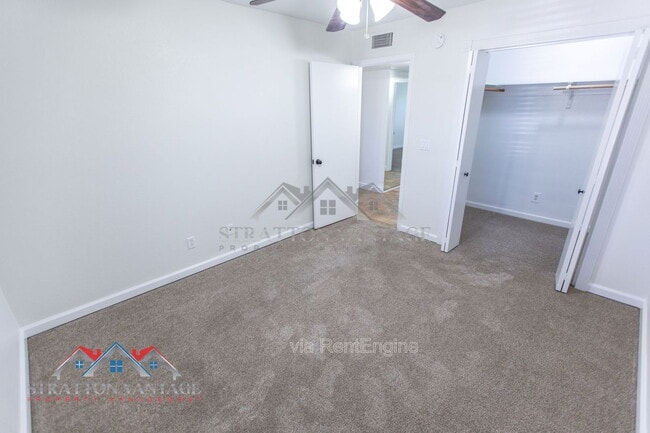 Building Photo - 1928 N Kachina