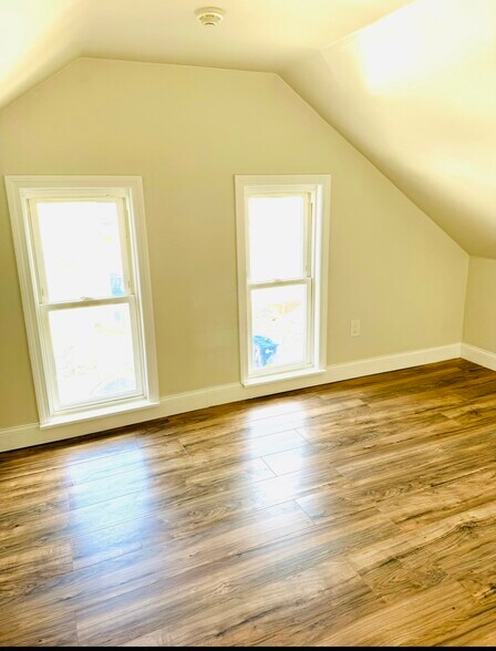 Building Photo - 15 Monticello St