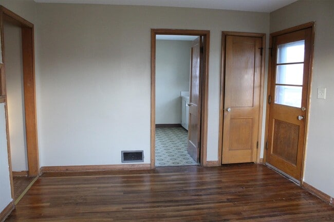 Building Photo - 907 N Grant St