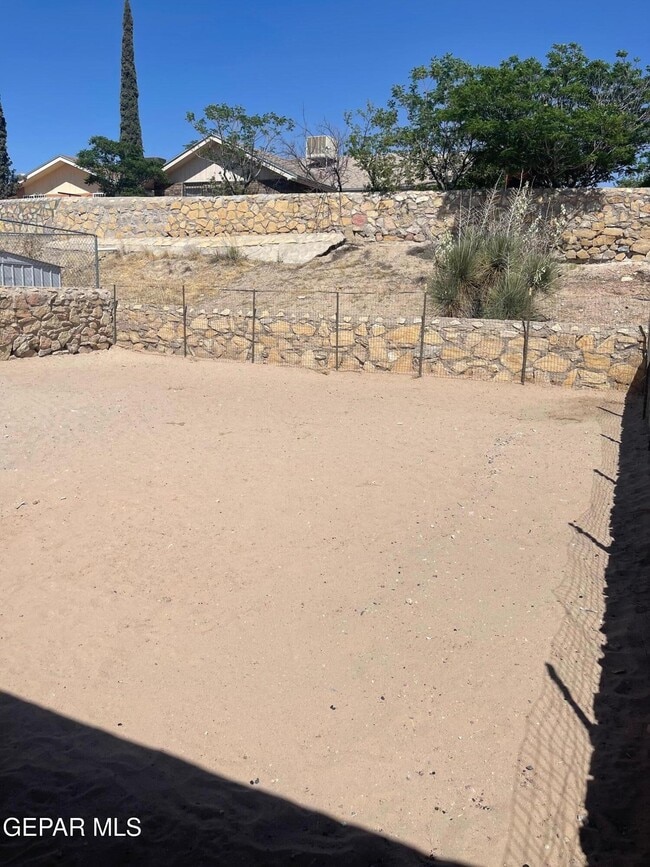 Building Photo - 1516 Greg Powers Dr