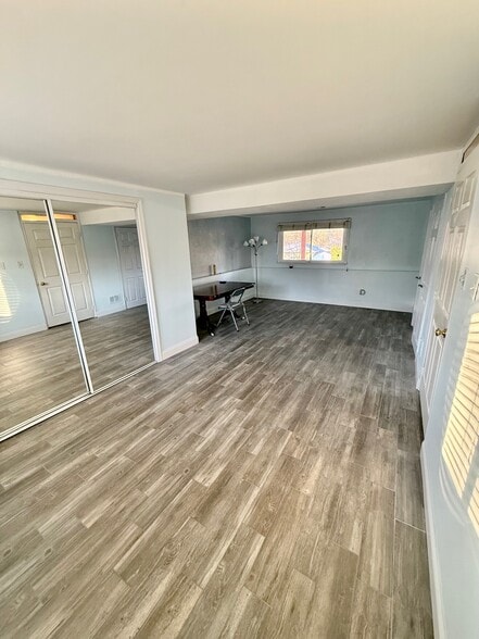 Lower level bedroom#4/Recreational room - 256 S Dillwyn Rd