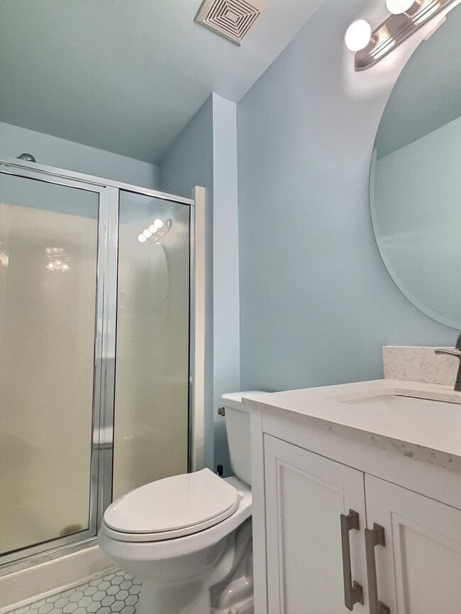 Building Photo - 20 Hollyfield Ln