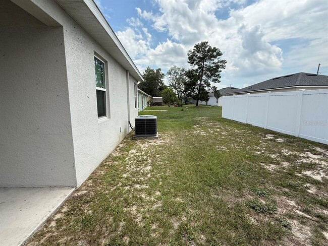 Building Photo - 105 Zinnia Ln