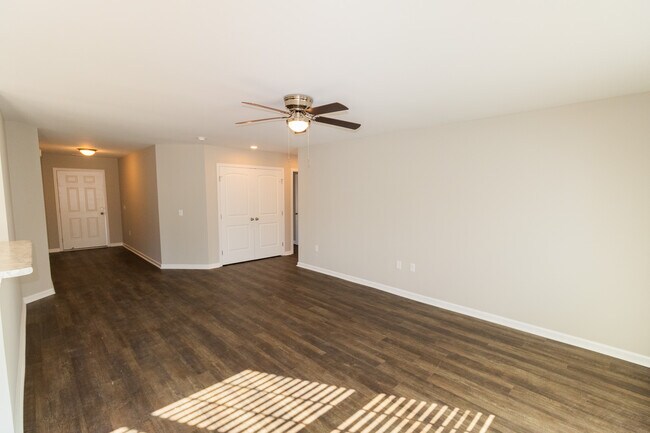 Building Photo - 123 Callaway Cres